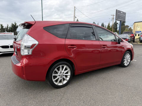 2013 Toyota Prius v Five