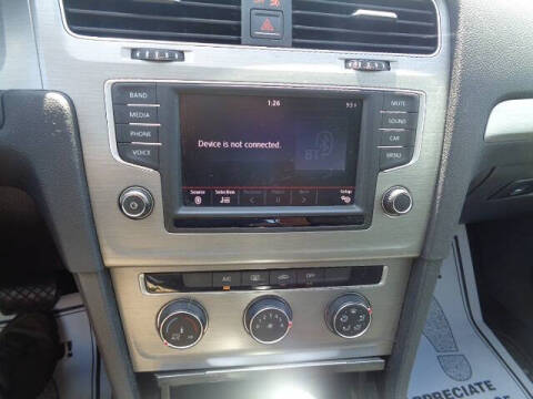 2016 Volkswagen Golf TSI SE