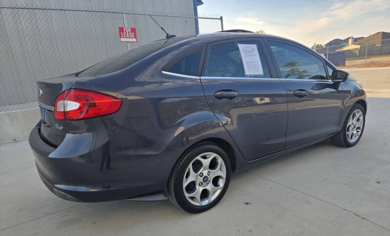 2013 Ford Fiesta Titanium photo 18