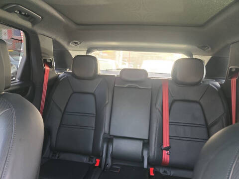 2022 Porsche Cayenne E-Hybrid Platinum Edition