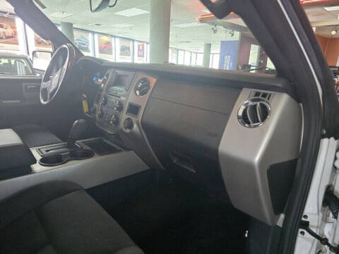 2017 Ford Expedition EL XLT