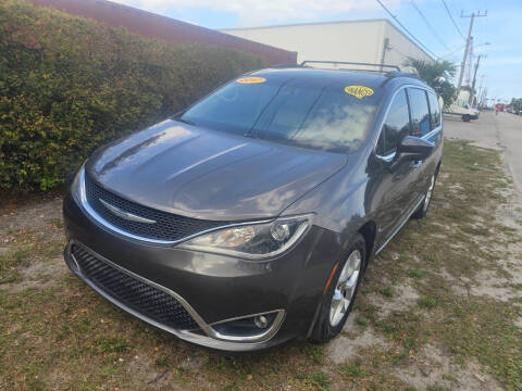 2017 Chrysler Pacifica Touring Plus