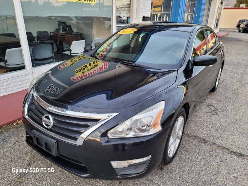 2013 Nissan Altima for sale at AutoMotion Sales in Franklin OH