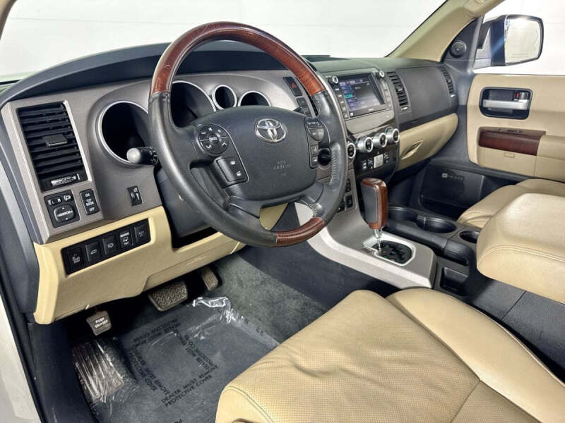 2013 Toyota Sequoia Platinum