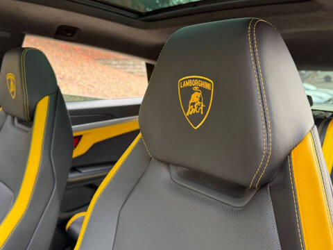 2025 Lamborghini Urus SE