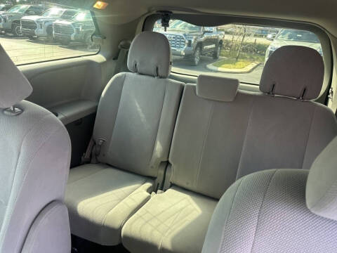 2017 Toyota Sienna L 7-Passenger