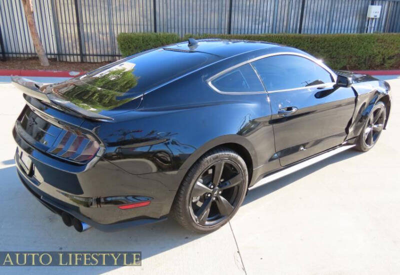 2022 Ford Mustang EcoBoost