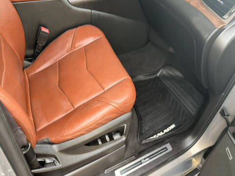 2017 Cadillac Escalade ESV Premium Luxury