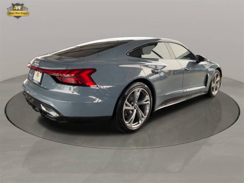 2023 Audi e-tron GT quattro Premium Plus