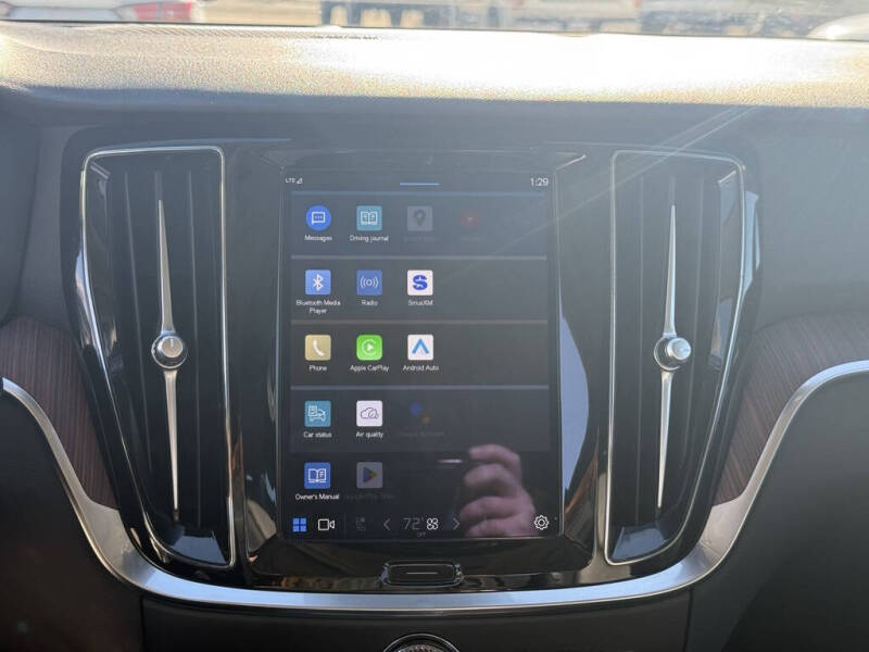 2024 Volvo S60 B5 Plus Dark Theme