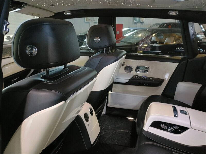2019 Rolls-Royce Phantom