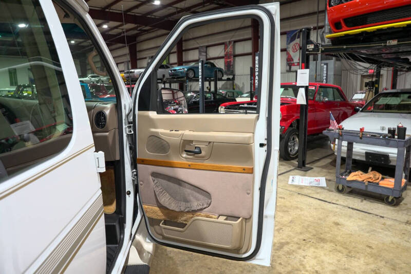 2002 Ford E-Series E-150