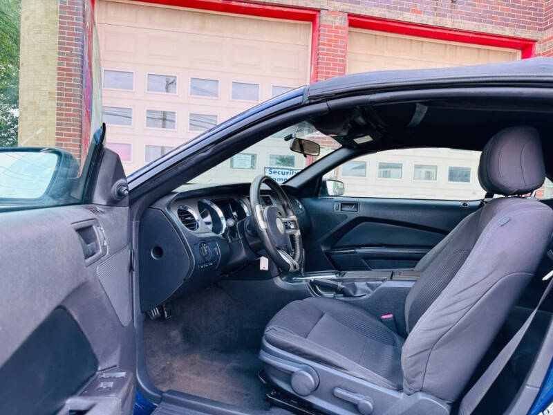 2012 Ford Mustang V6