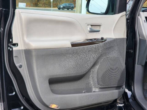 2018 Toyota Sienna XLE Premium 7-Passenger