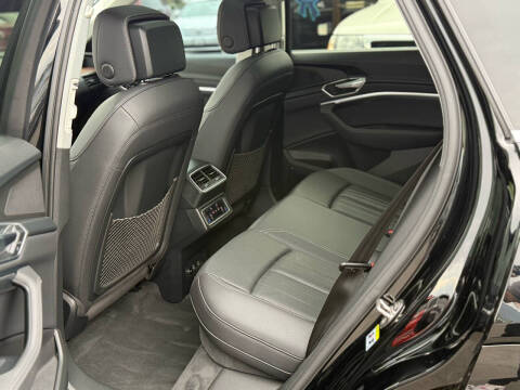 2019 Audi e-tron quattro Premium Plus