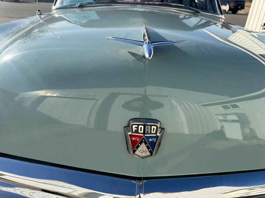 1952 Ford Crestline 80