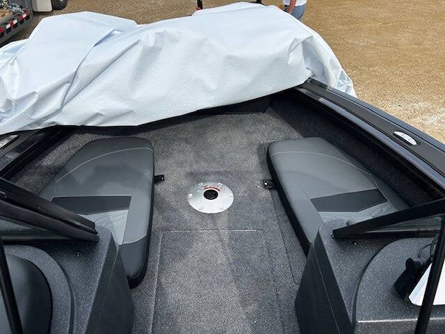 2026 Tracker Targa V-19 Combo