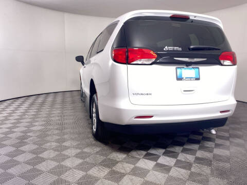2024 Chrysler Voyager LX