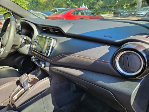 2020 Nissan Kicks SR