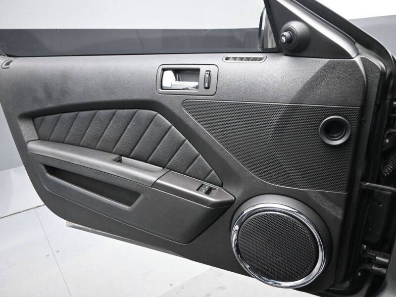 2011 Ford Mustang V6