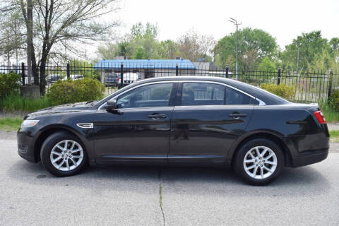 2014 Ford Taurus SE