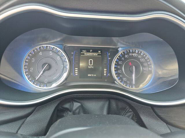 2016 Chrysler 200 LX