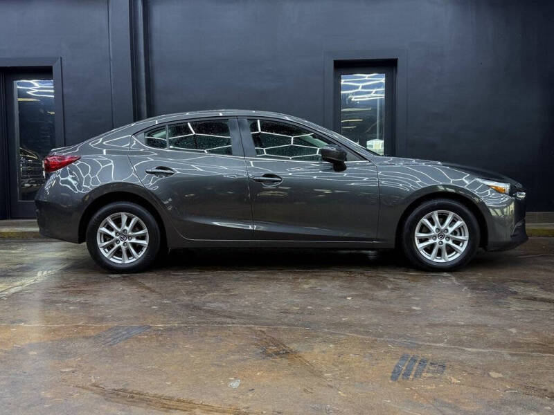 2017 Mazda MAZDA3 Sport
