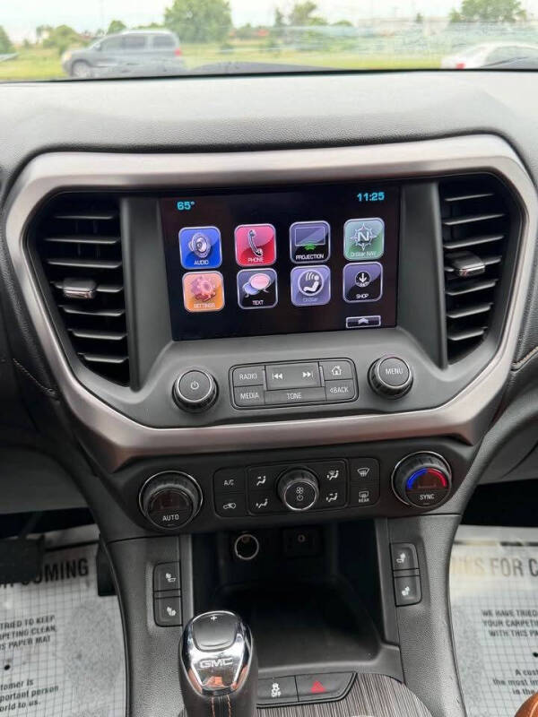 2017 GMC Acadia SLT-1