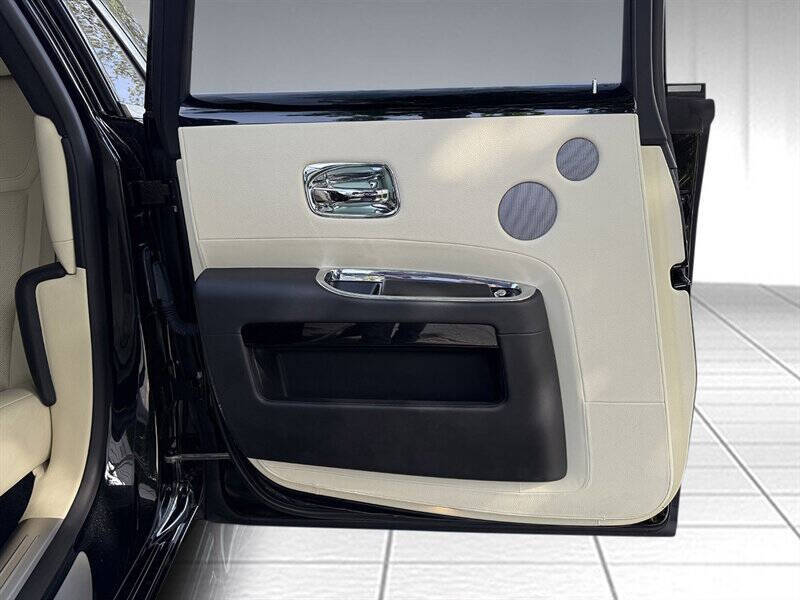 2016 Rolls-Royce Ghost 29