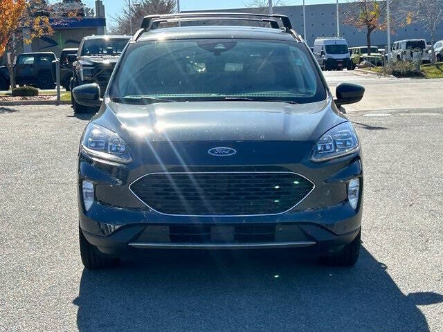 2022 Ford Escape Hybrid Titanium