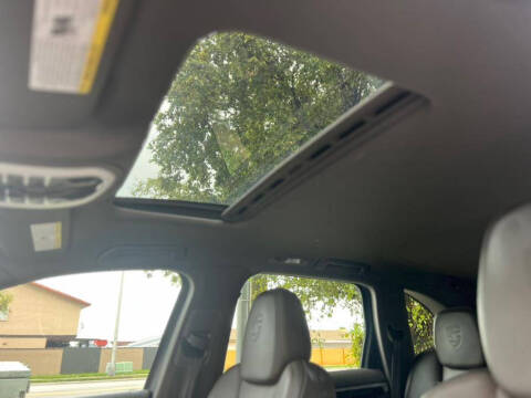 2017 Porsche Cayenne Platinum Edition