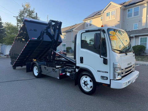 2024 Isuzu NPR-HD