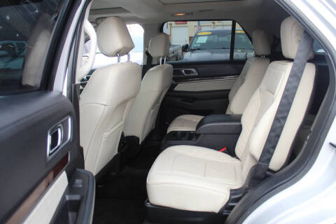 2017 Ford Explorer Platinum