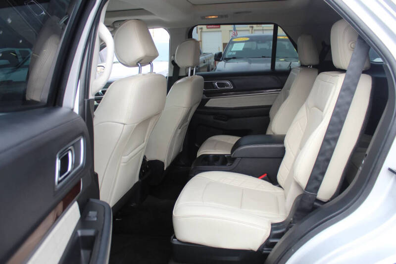 2017 Ford Explorer Platinum