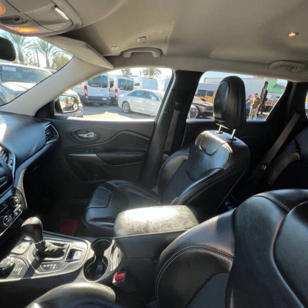 2019 Jeep Cherokee Latitude Plus