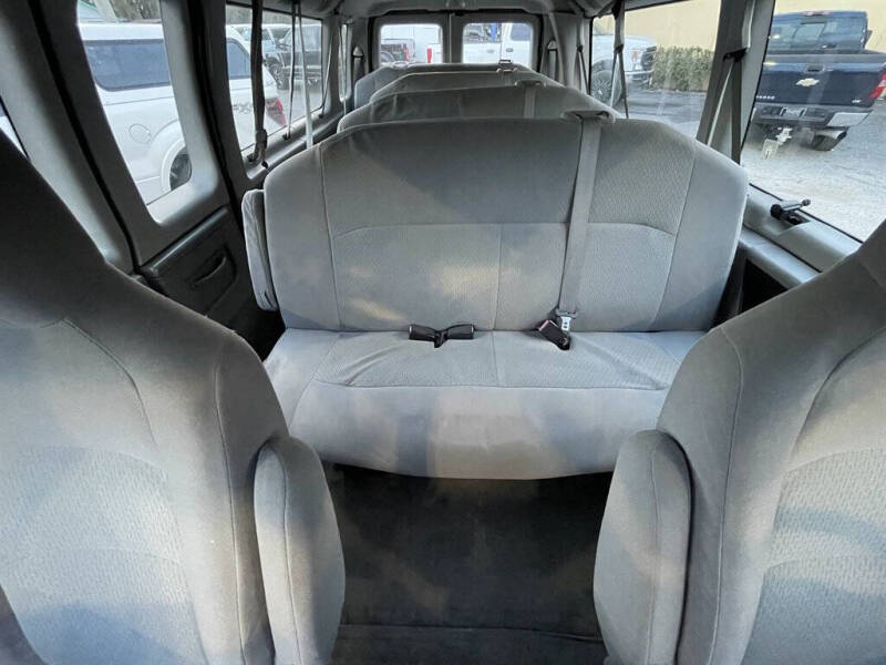 2011 Ford E-Series E-350 SD XLT