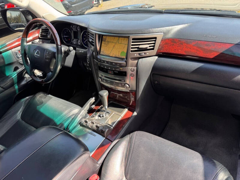 2011 Lexus LX 570