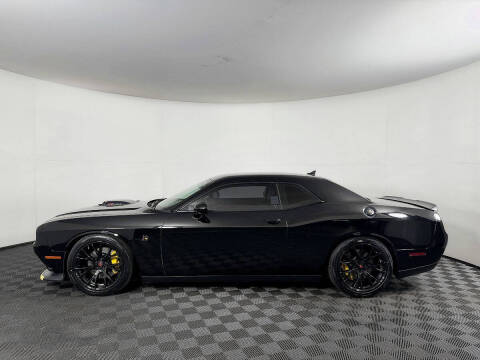 2016 Dodge Challenger 392 HEMI Scat Pack Shaker