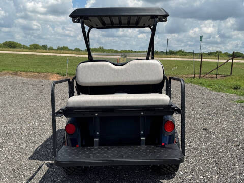 2025 E-Z-GO RXV 4