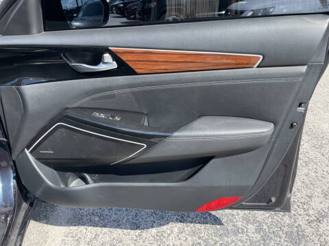 2017 Kia Cadenza Premium