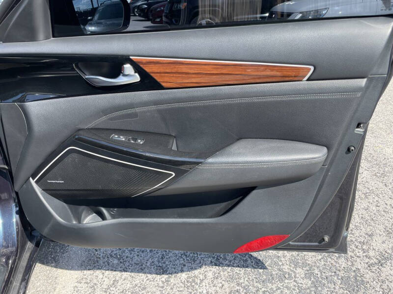 2017 Kia Cadenza Premium