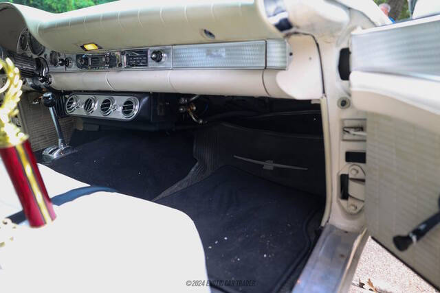 1957 Ford Thunderbird