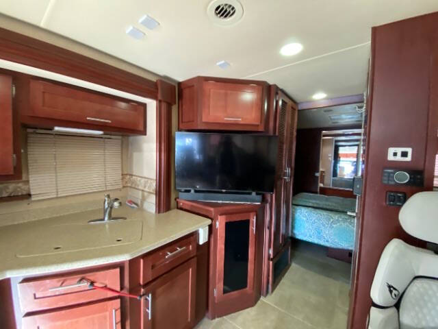 2011 Freightliner MH Chassis