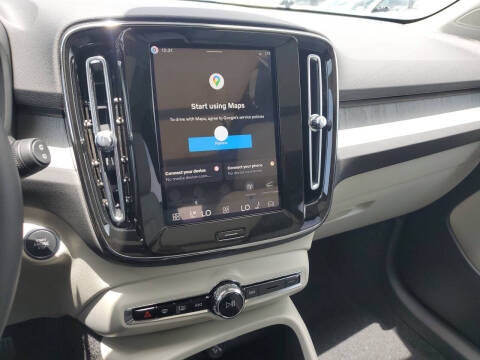 2026 Volvo XC40 B5 Plus