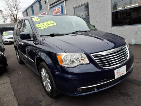 2016 Chrysler Town and Country Touring