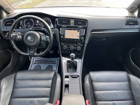 2017 Volkswagen Golf R 4Motion