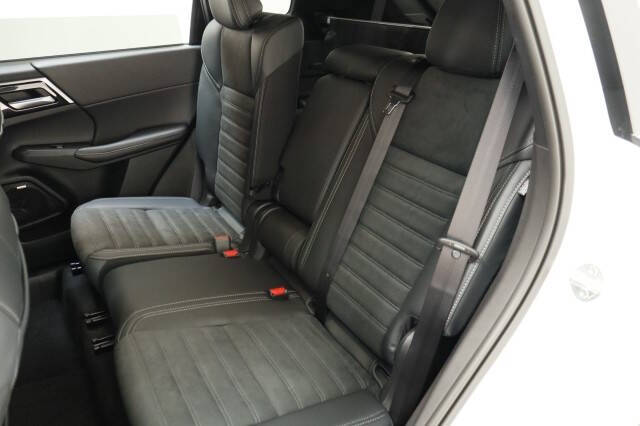 2026 Mitsubishi Outlander LE