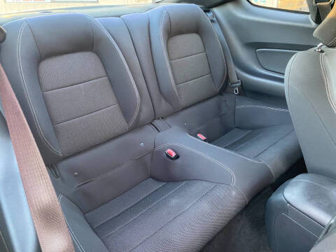 2016 Ford Mustang V6