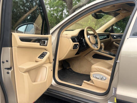 2017 Porsche Macan