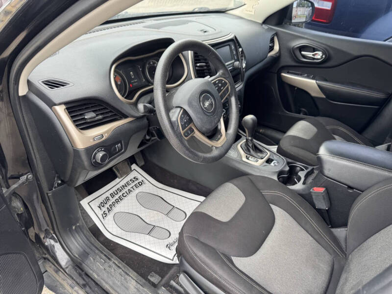 2017 Jeep Cherokee Sport